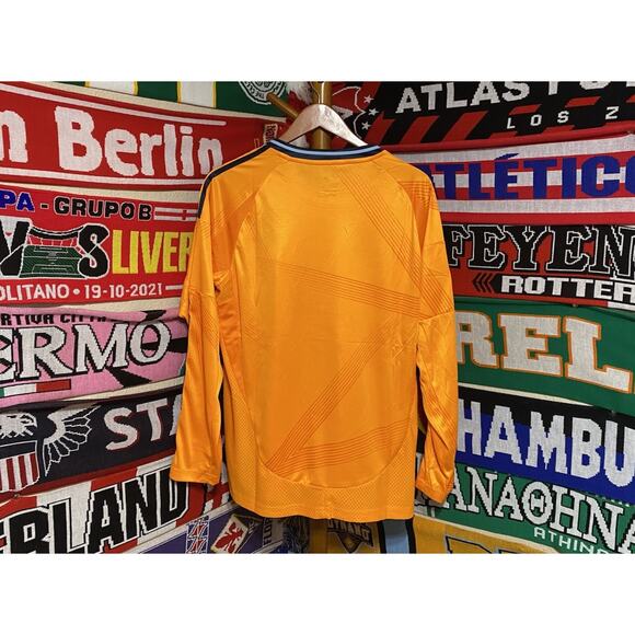 Real Madrid | Men’s Medium Alternative Long-Sleeve Jersey - Picture 7 of 7